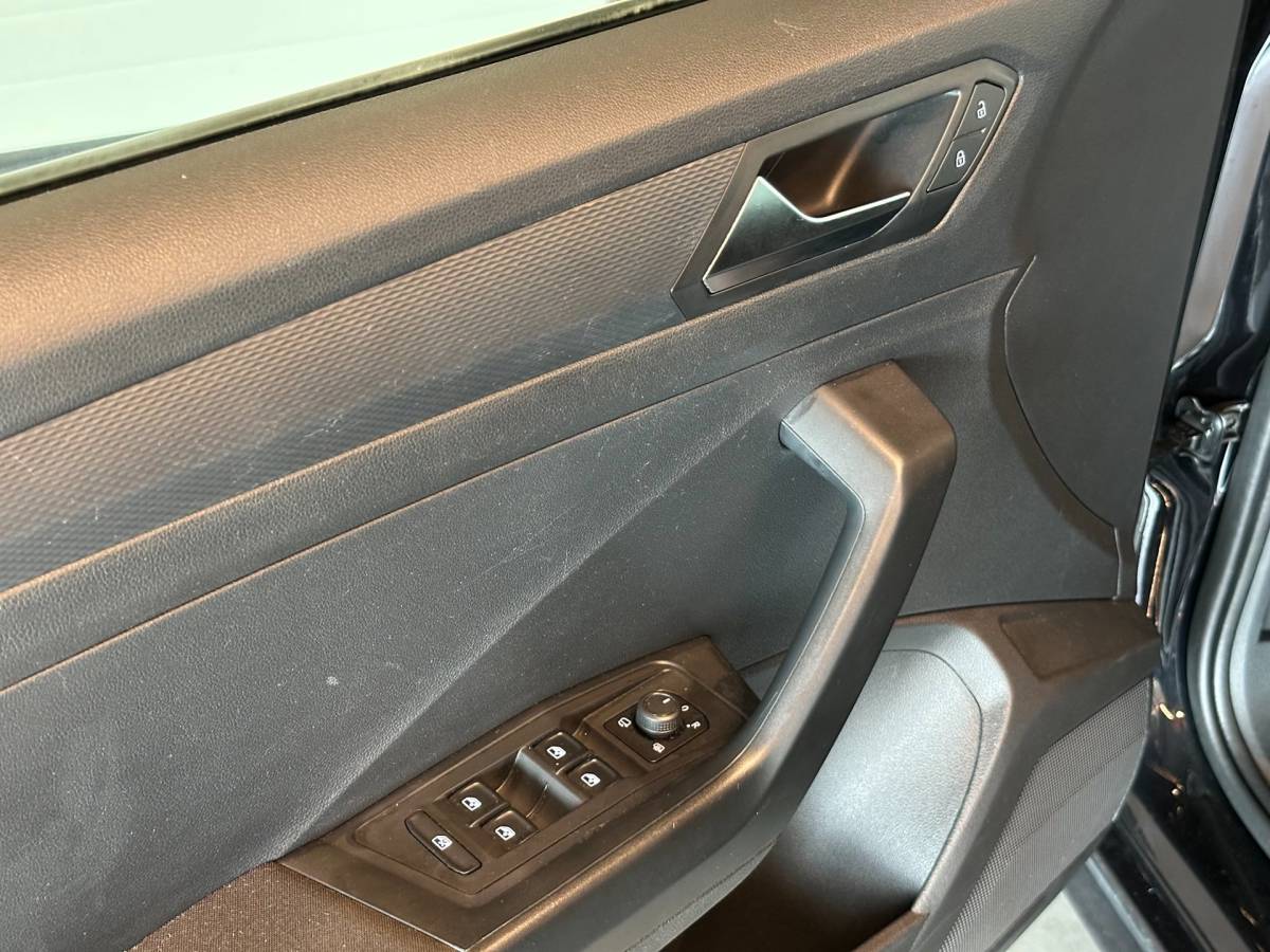 Volkswagen T-Roc Volkswagen T-Roc 1.0 TSI STYLE-uitv|CLIMA AIRCO|NAVIGATIE|CRUISE CONTROL|APPLE CARPLAY+ANDROID|ISOFIX|BLUETOOTH|LM-VELGEN|TREKHAAK