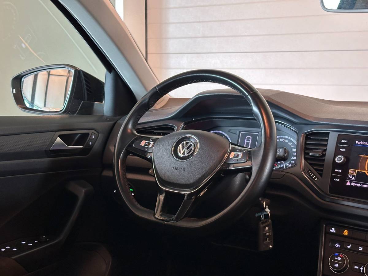 Volkswagen T-Roc Volkswagen T-Roc 1.0 TSI STYLE-uitv|CLIMA AIRCO|NAVIGATIE|CRUISE CONTROL|APPLE CARPLAY+ANDROID|ISOFIX|BLUETOOTH|LM-VELGEN|TREKHAAK
