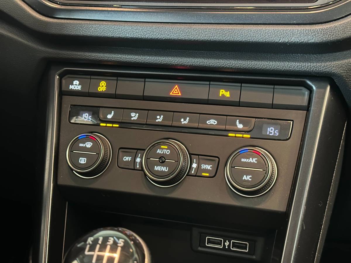 Volkswagen T-Roc Volkswagen T-Roc 1.0 TSI STYLE-uitv|CLIMA AIRCO|NAVIGATIE|CRUISE CONTROL|APPLE CARPLAY+ANDROID|ISOFIX|BLUETOOTH|LM-VELGEN|TREKHAAK