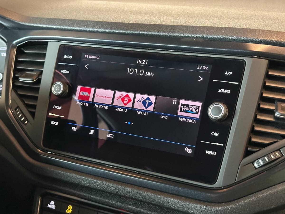 Volkswagen T-Roc Volkswagen T-Roc 1.0 TSI STYLE-uitv|CLIMA AIRCO|NAVIGATIE|CRUISE CONTROL|APPLE CARPLAY+ANDROID|ISOFIX|BLUETOOTH|LM-VELGEN|TREKHAAK