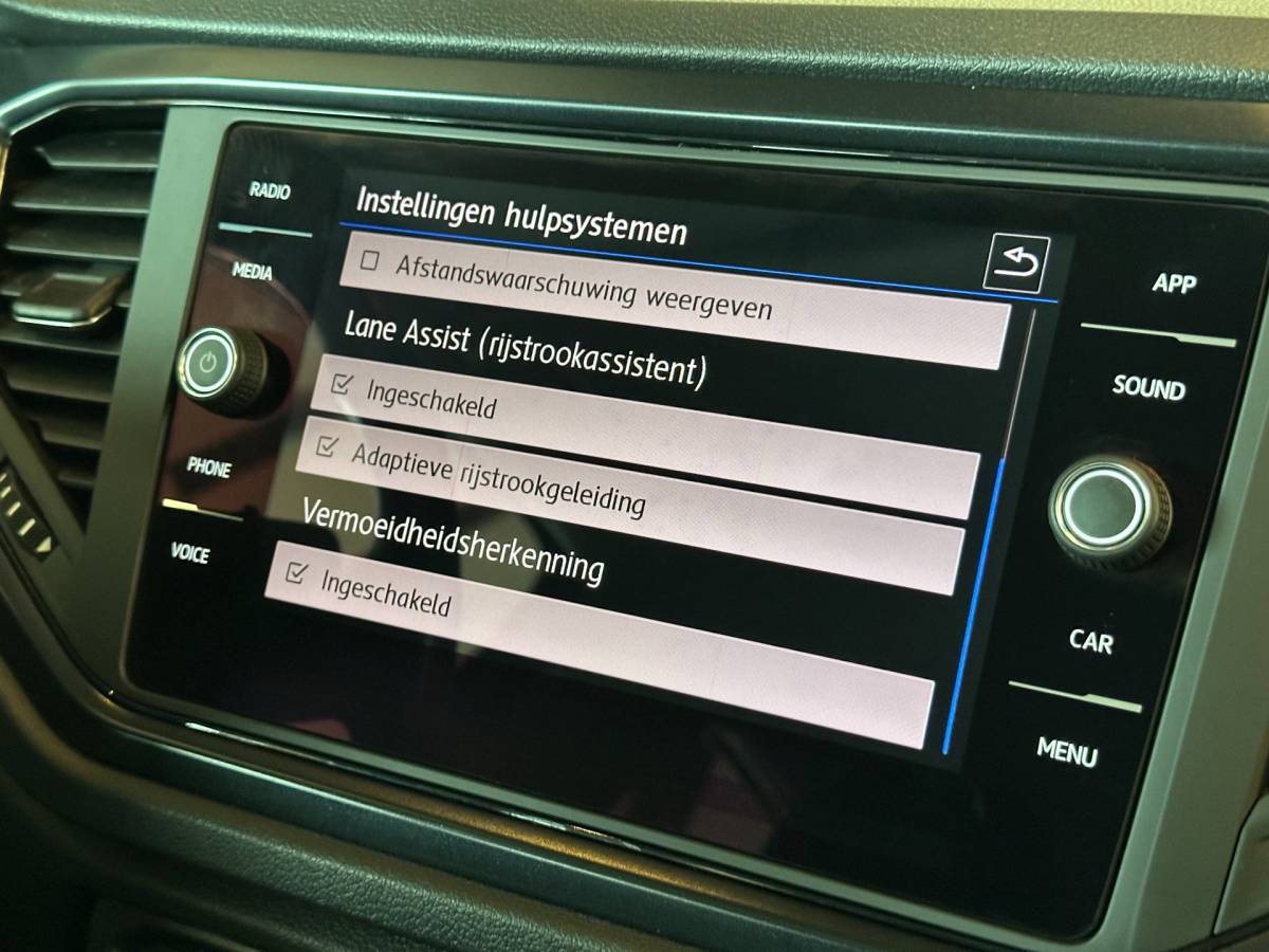 Volkswagen T-Roc Volkswagen T-Roc 1.0 TSI STYLE-uitv|CLIMA AIRCO|NAVIGATIE|CRUISE CONTROL|APPLE CARPLAY+ANDROID|ISOFIX|BLUETOOTH|LM-VELGEN|TREKHAAK