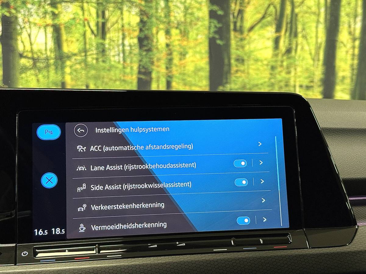 Volkswagen Golf Volkswagen Golf 2.0 TDI GTD | 200 PK! | Apple Carplay | Android Auto | Sfeerverlichting | Navigatie | Adaptieve Cruise Control | Lane Assist | IQ Light | LED | DAB | Dodehoek Sensor |