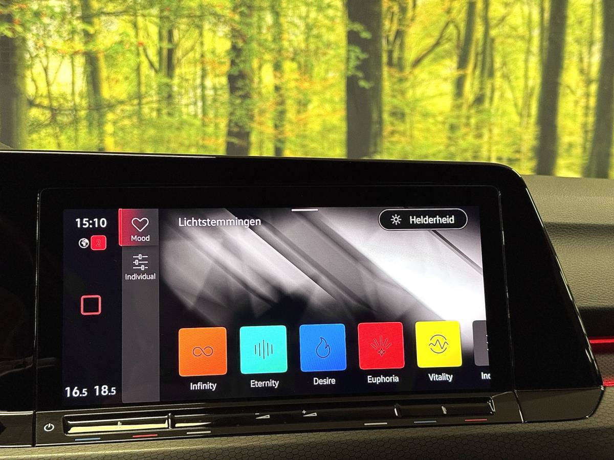 Volkswagen Golf Volkswagen Golf 2.0 TDI GTD | 200 PK! | Apple Carplay | Android Auto | Sfeerverlichting | Navigatie | Adaptieve Cruise Control | Lane Assist | IQ Light | LED | DAB | Dodehoek Sensor |