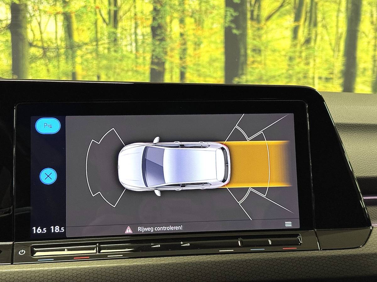 Volkswagen Golf Volkswagen Golf 2.0 TDI GTD | 200 PK! | Apple Carplay | Android Auto | Sfeerverlichting | Navigatie | Adaptieve Cruise Control | Lane Assist | IQ Light | LED | DAB | Dodehoek Sensor |