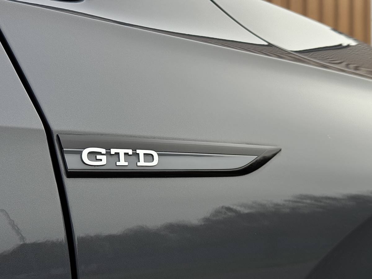 Volkswagen Golf Volkswagen Golf 2.0 TDI GTD | 200 PK! | Apple Carplay | Android Auto | Sfeerverlichting | Navigatie | Adaptieve Cruise Control | Lane Assist | IQ Light | LED | DAB | Dodehoek Sensor |