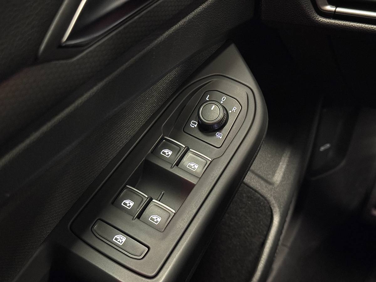 Volkswagen Golf Volkswagen Golf 2.0 TDI GTD | 200 PK! | Apple Carplay | Android Auto | Sfeerverlichting | Navigatie | Adaptieve Cruise Control | Lane Assist | IQ Light | LED | DAB | Dodehoek Sensor |