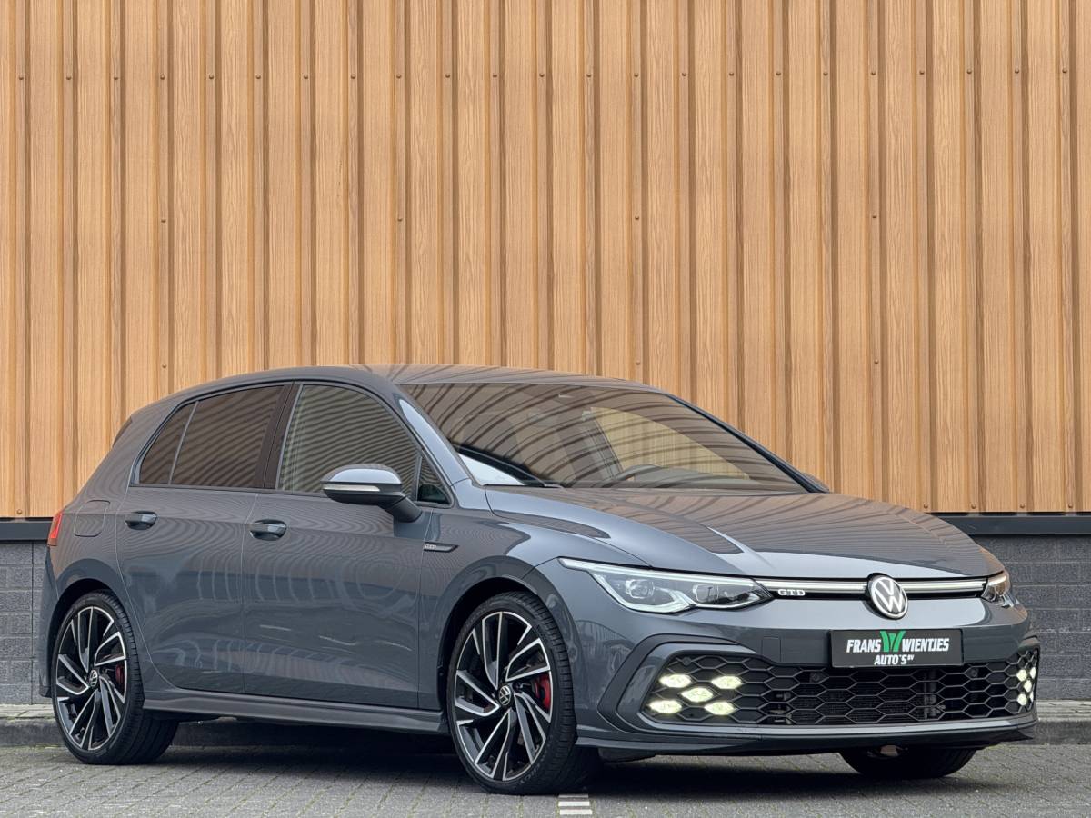 Volkswagen Golf Volkswagen Golf 2.0 TDI GTD | 200 PK! | Apple Carplay | Android Auto | Sfeerverlichting | Navigatie | Adaptieve Cruise Control | Lane Assist | IQ Light | LED | DAB | Dodehoek Sensor |