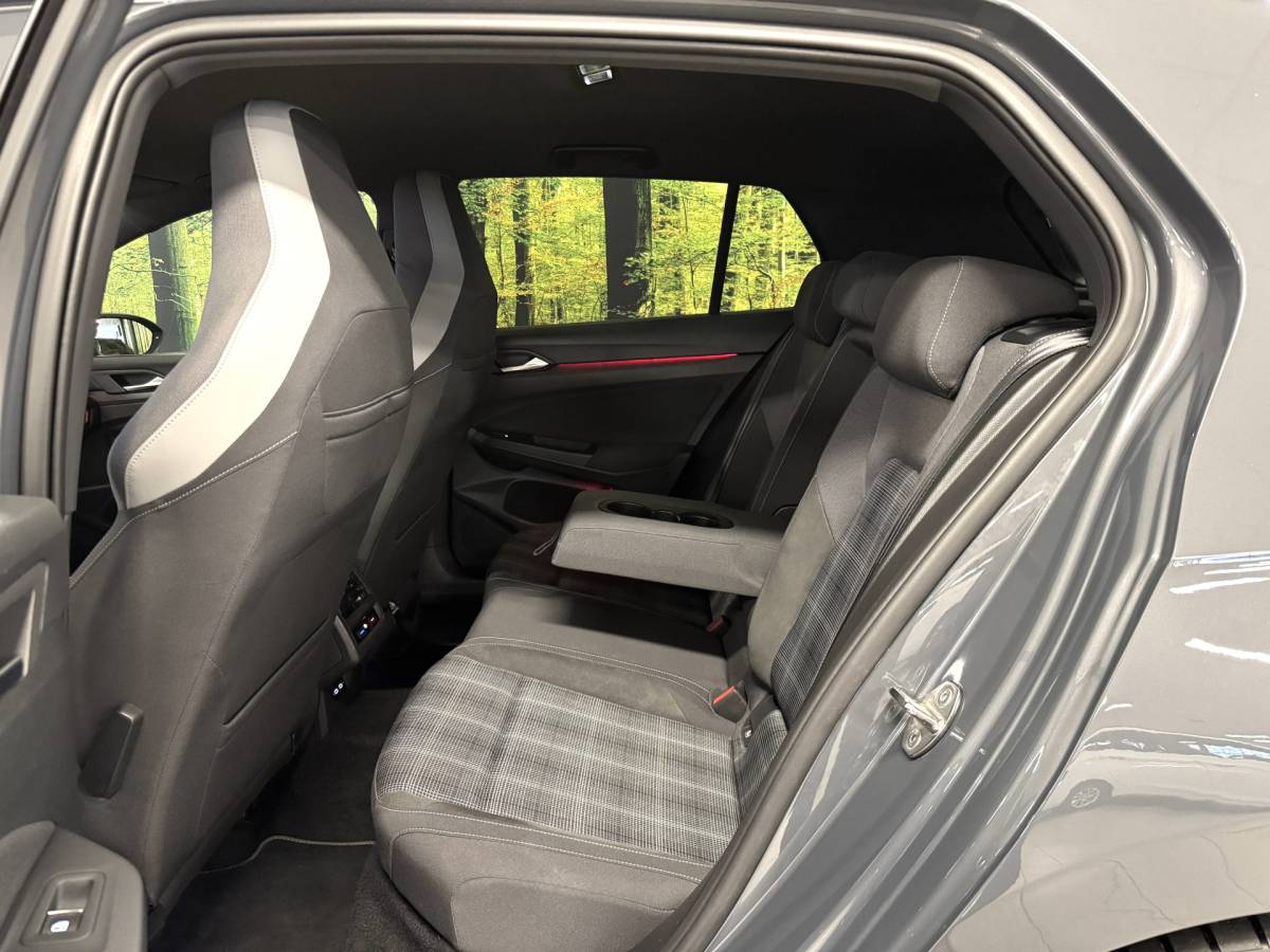 Volkswagen Golf Volkswagen Golf 2.0 TDI GTD | 200 PK! | Apple Carplay | Android Auto | Sfeerverlichting | Navigatie | Adaptieve Cruise Control | Lane Assist | IQ Light | LED | DAB | Dodehoek Sensor |