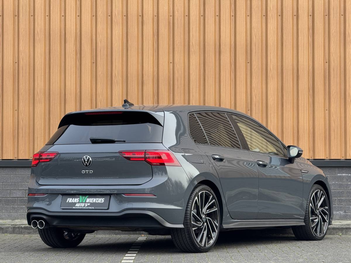 Volkswagen Golf Volkswagen Golf 2.0 TDI GTD | 200 PK! | Apple Carplay | Android Auto | Sfeerverlichting | Navigatie | Adaptieve Cruise Control | Lane Assist | IQ Light | LED | DAB | Dodehoek Sensor |