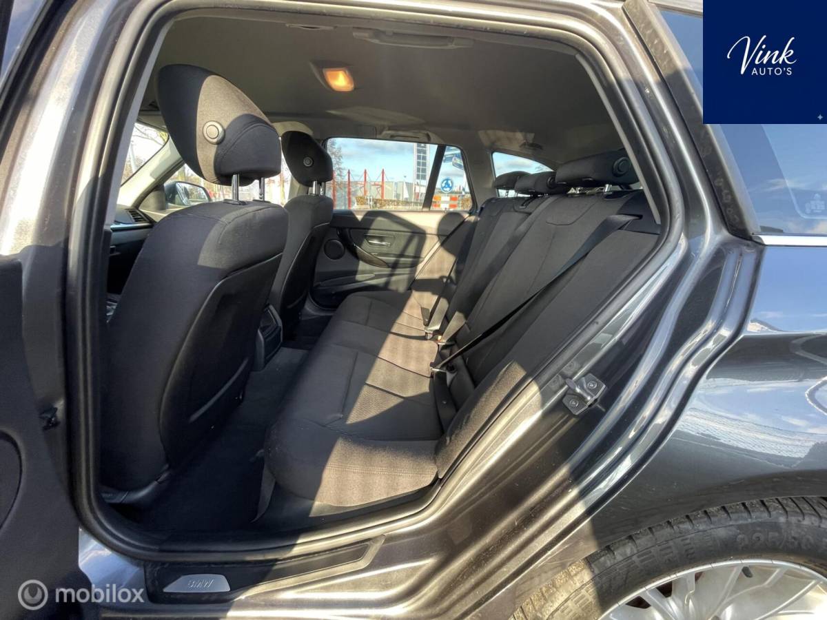 BMW 3 Serie BMW 3-serie Touring 318d | Luxury | NAV | Trekhaak | Cruise Control