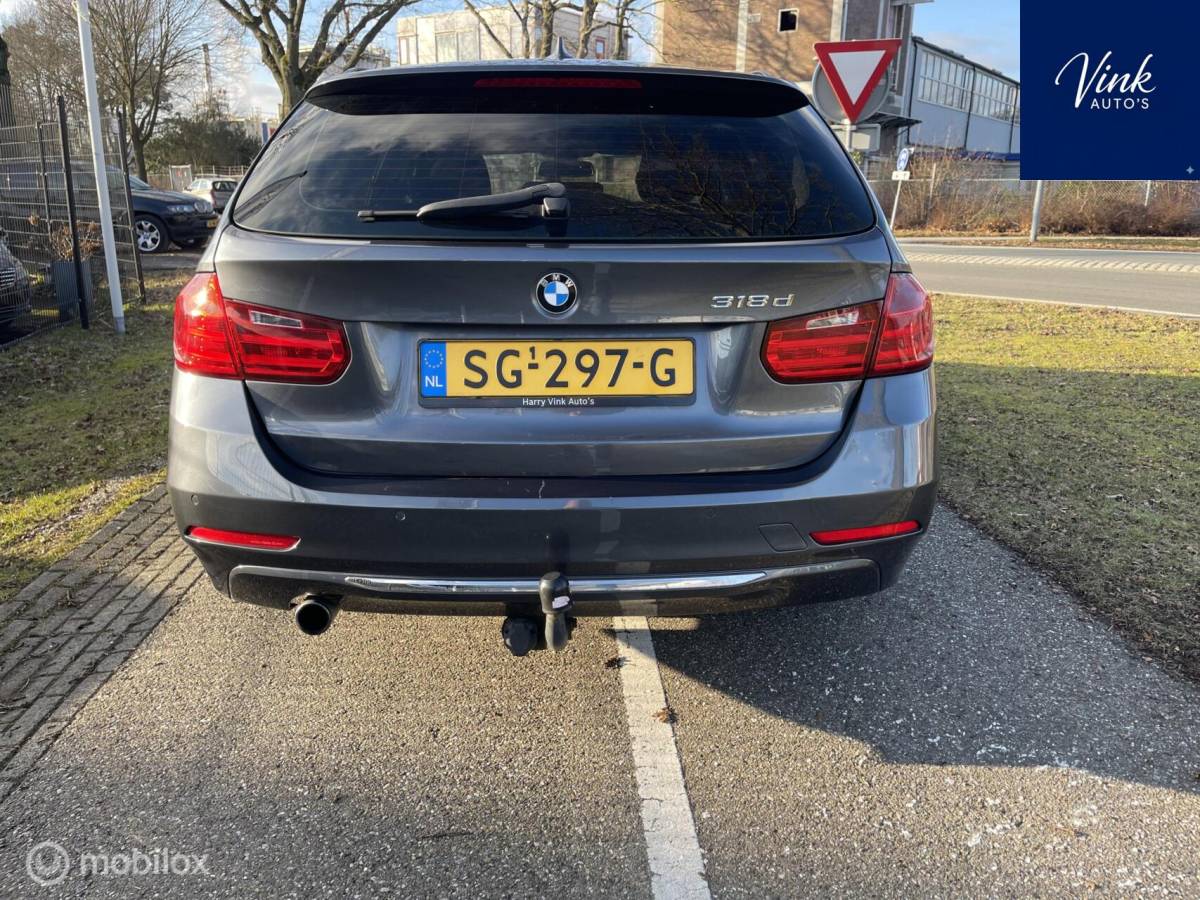 BMW 3 Serie BMW 3-serie Touring 318d | Luxury | NAV | Trekhaak | Cruise Control