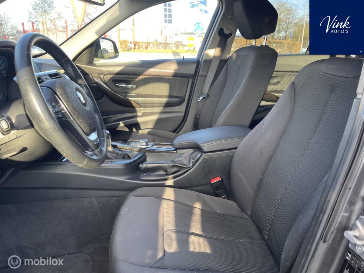 BMW 3 Serie BMW 3-serie Touring 318d | Luxury | NAV | Trekhaak | Cruise Control