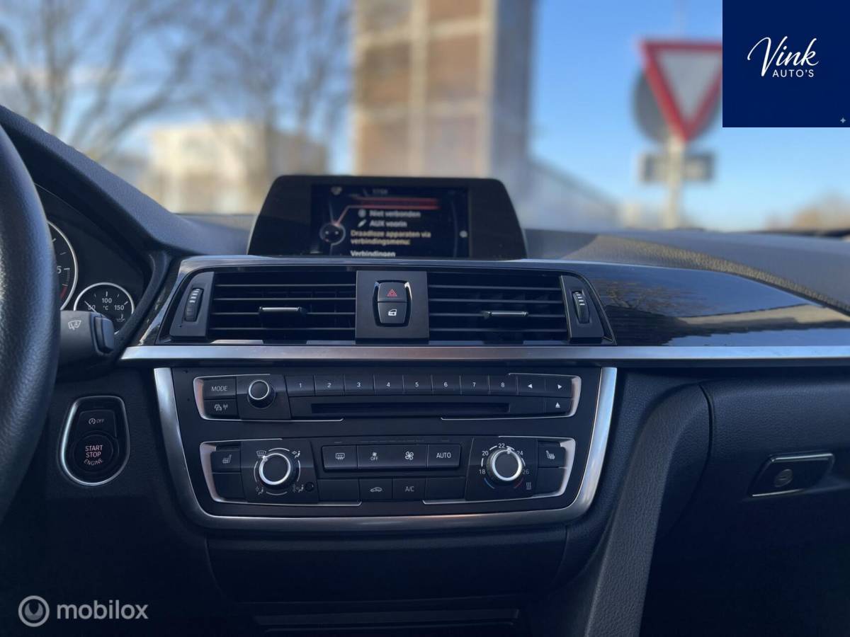 BMW 3 Serie BMW 3-serie Touring 318d | Luxury | NAV | Trekhaak | Cruise Control