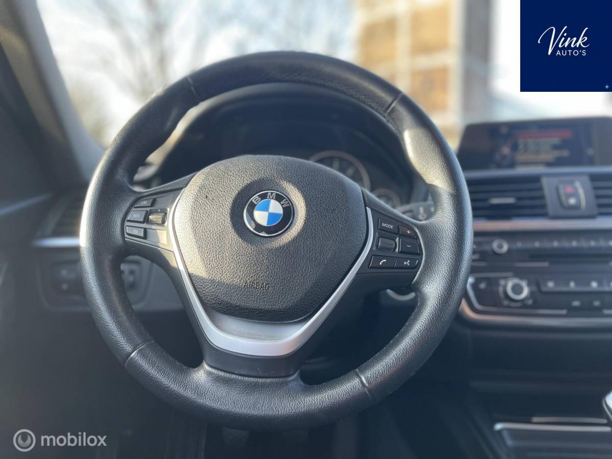 BMW 3 Serie BMW 3-serie Touring 318d | Luxury | NAV | Trekhaak | Cruise Control