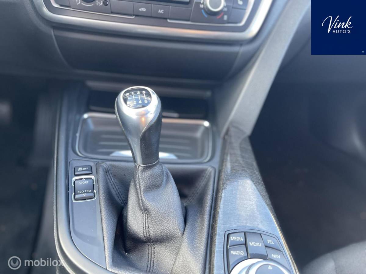BMW 3 Serie BMW 3-serie Touring 318d | Luxury | NAV | Trekhaak | Cruise Control