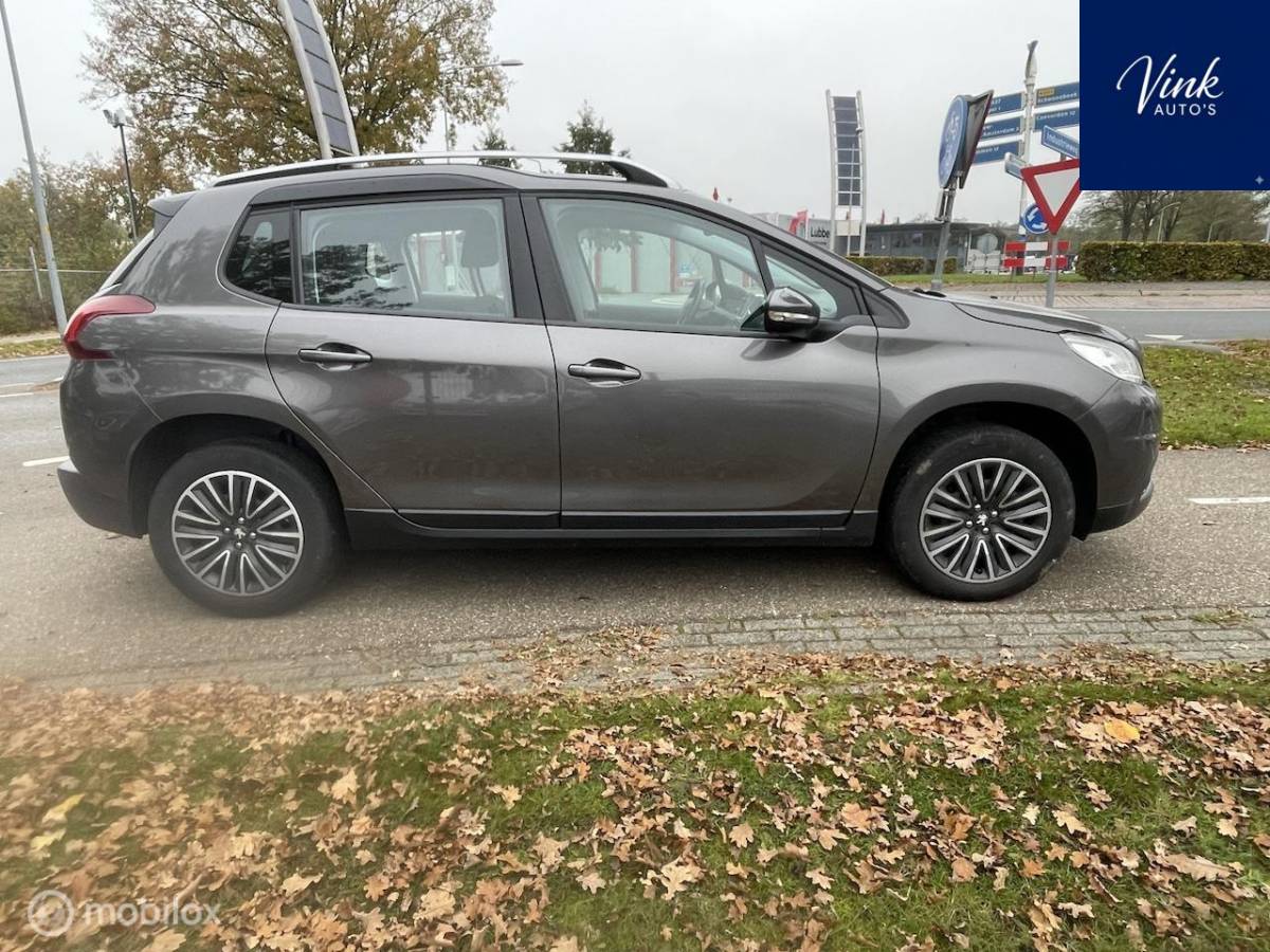 Peugeot 2008 Peugeot 2008 1.2 PureTech Blue Lion | Panoramadak | Full Options | Trekhaak |