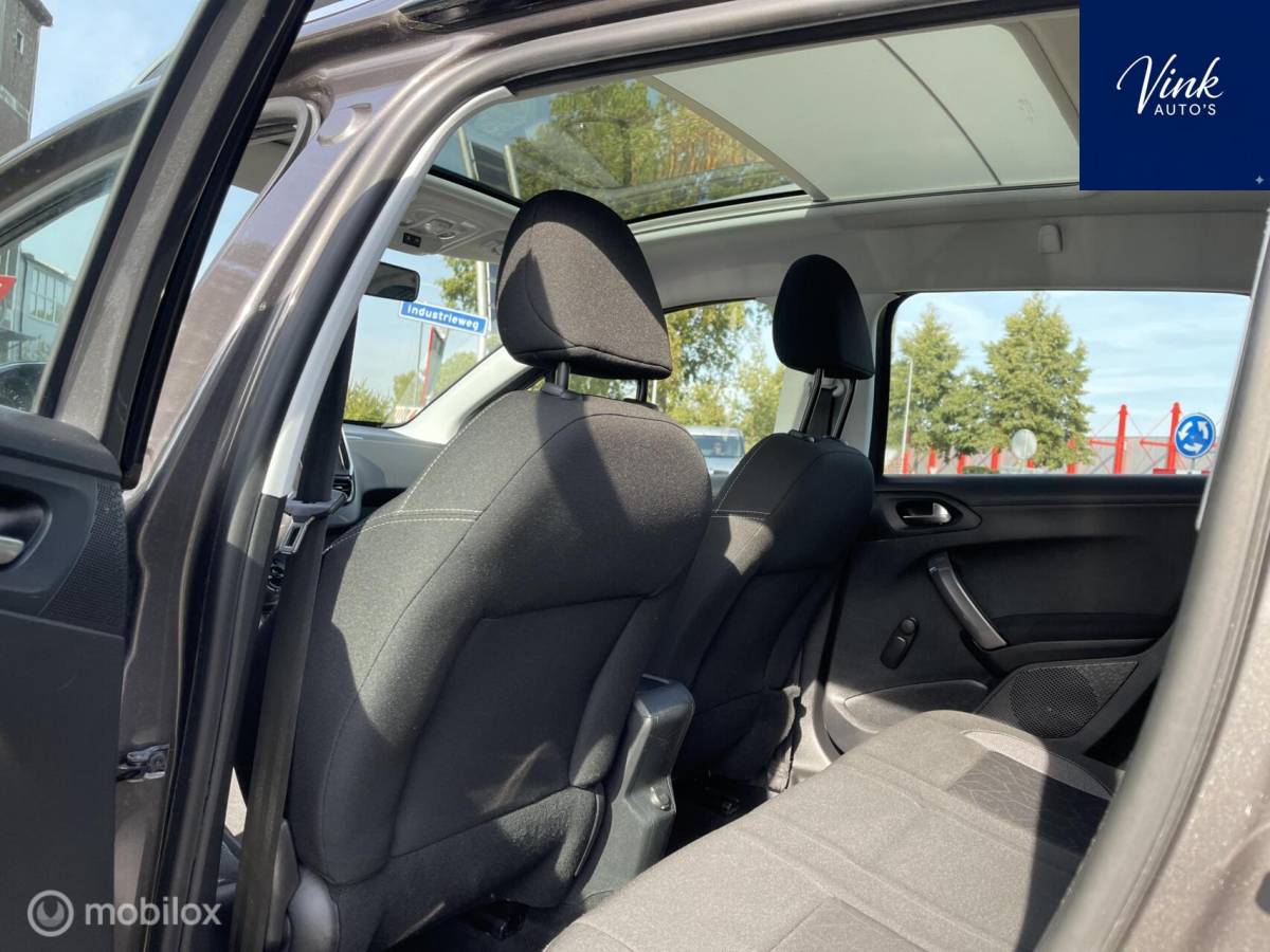 Peugeot 2008 Peugeot 2008 1.2 PureTech Blue Lion | Panoramadak | Full Options | Trekhaak |