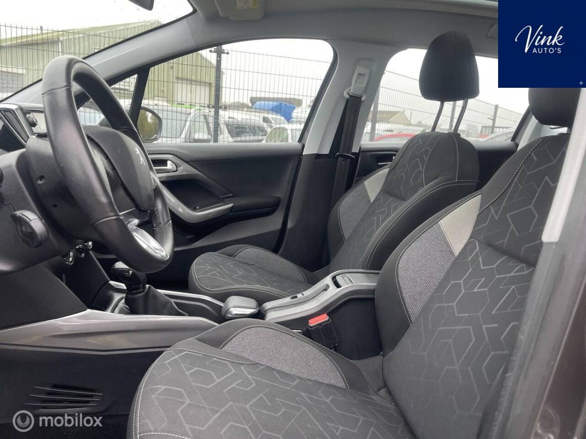 Peugeot 2008 Peugeot 2008 1.2 PureTech Blue Lion | Panoramadak | Full Options | Trekhaak |