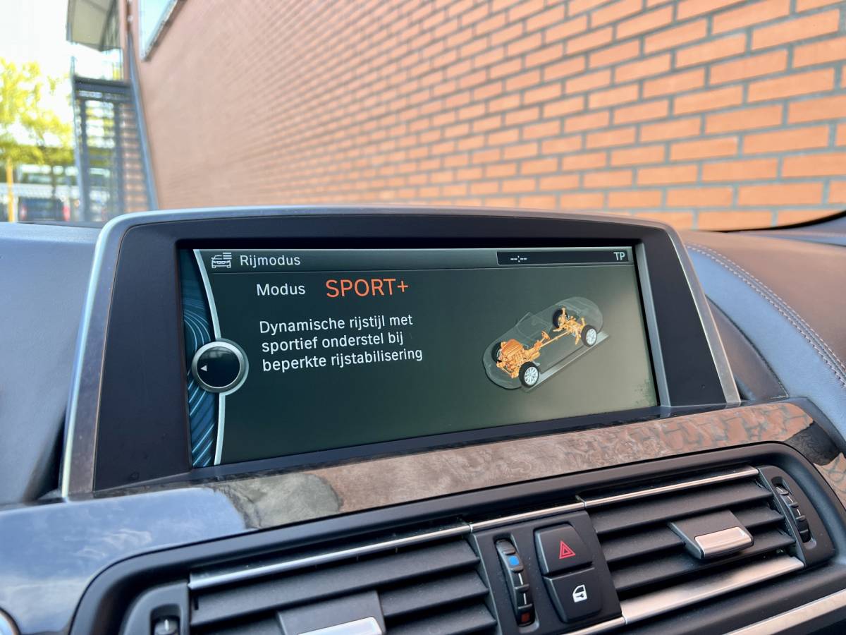 BMW 6 Serie BMW 6-serie Cabrio 640i High Executive | 320 PK! | Head-Up Display | Softclose | Xenon | 20″ Lichtmetaal | Camera | Lederen Bekleding