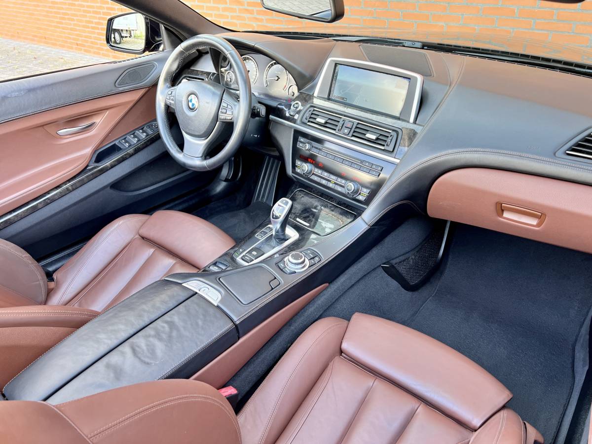 BMW 6 Serie BMW 6-serie Cabrio 640i High Executive | 320 PK! | Head-Up Display | Softclose | Xenon | 20″ Lichtmetaal | Camera | Lederen Bekleding