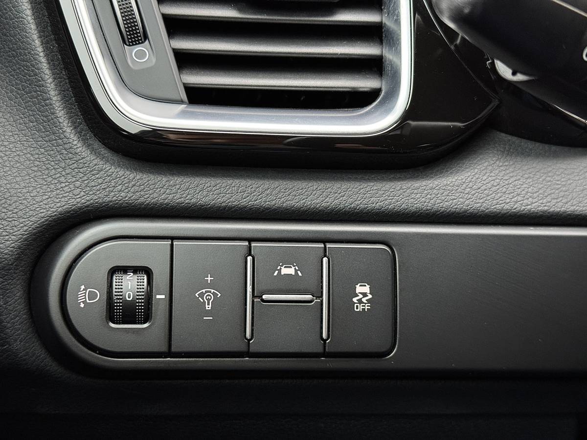 Kia Ceed Sportswagon Kia Ceed Sportswagon 1.0 T-GDi GT-Line | Panoramadak | Stuurwielverwarming | Stoelverwarming | Camera | DAB | Apple Carplay | Android Auto | Lane Assist | Keyless Go | Keyless Entry |
