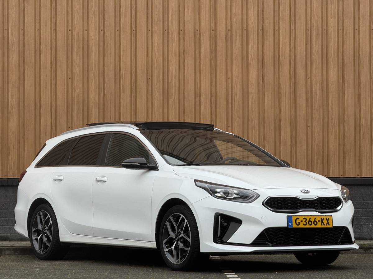 Kia Ceed Sportswagon Kia Ceed Sportswagon 1.0 T-GDi GT-Line | Panoramadak | Stuurwielverwarming | Stoelverwarming | Camera | DAB | Apple Carplay | Android Auto | Lane Assist | Keyless Go | Keyless Entry |