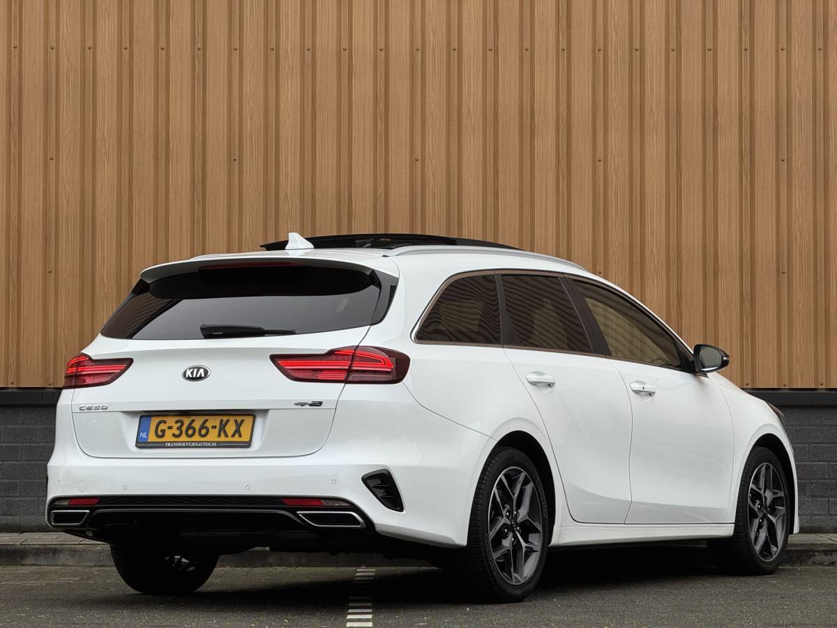 Kia Ceed Sportswagon Kia Ceed Sportswagon 1.0 T-GDi GT-Line | Panoramadak | Stuurwielverwarming | Stoelverwarming | Camera | DAB | Apple Carplay | Android Auto | Lane Assist | Keyless Go | Keyless Entry |