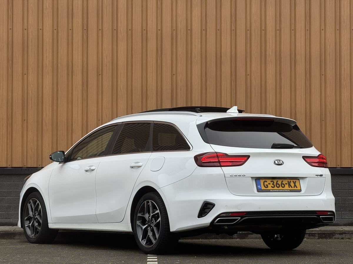 Kia Ceed Sportswagon Kia Ceed Sportswagon 1.0 T-GDi GT-Line | Panoramadak | Stuurwielverwarming | Stoelverwarming | Camera | DAB | Apple Carplay | Android Auto | Lane Assist | Keyless Go | Keyless Entry |