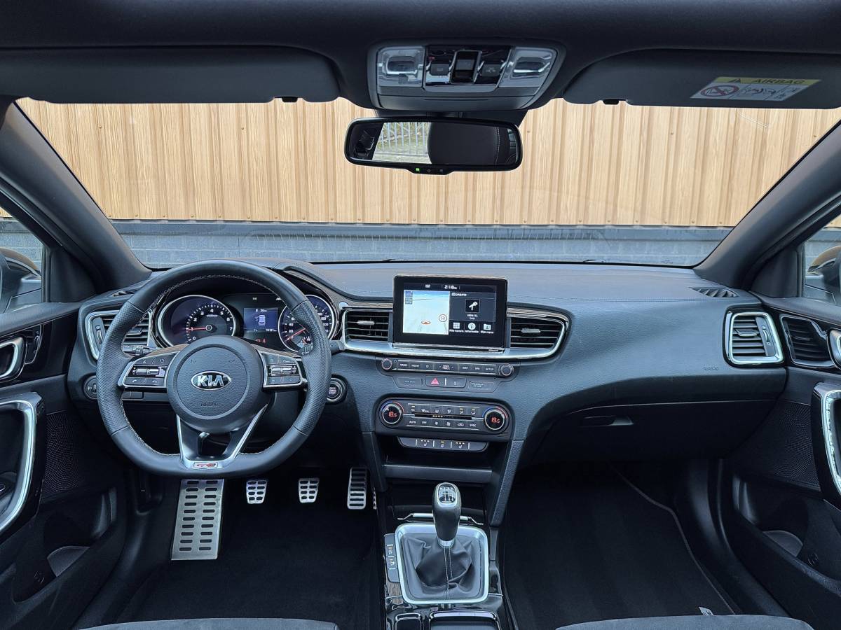 Kia Ceed Sportswagon Kia Ceed Sportswagon 1.0 T-GDi GT-Line | Panoramadak | Stuurwielverwarming | Stoelverwarming | Camera | DAB | Apple Carplay | Android Auto | Lane Assist | Keyless Go | Keyless Entry |