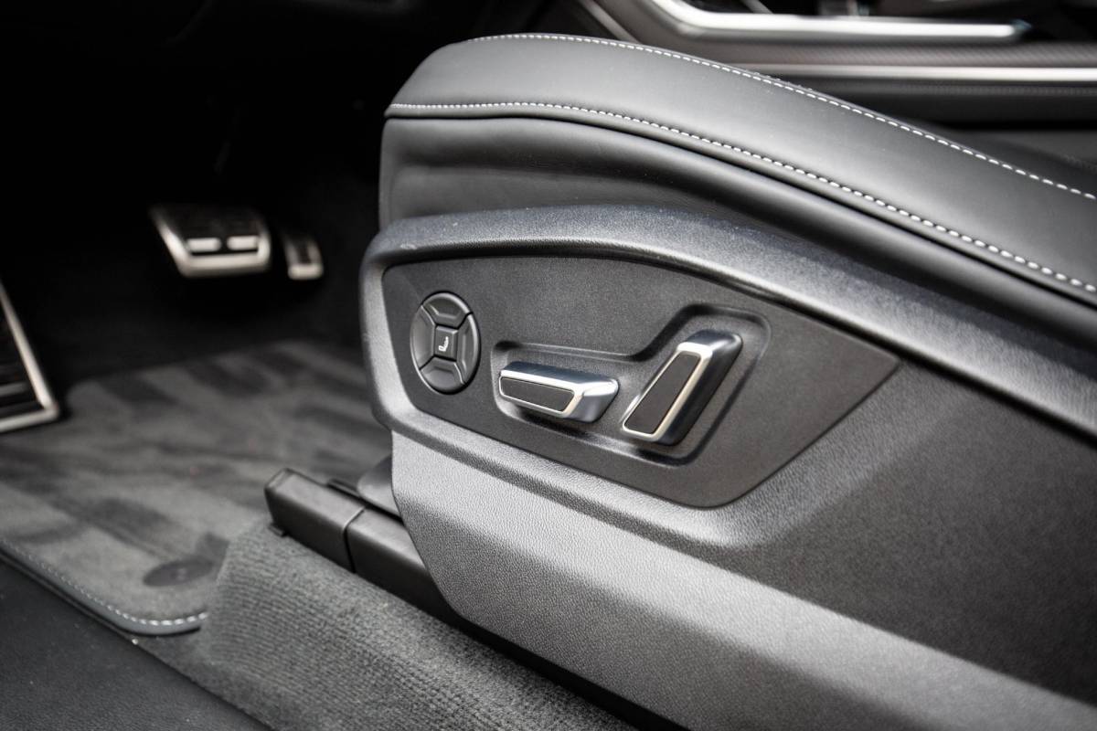 Audi Q8 Audi Q8 60 TFSI e Competition 490pk, Nardo, Full-options 2026
