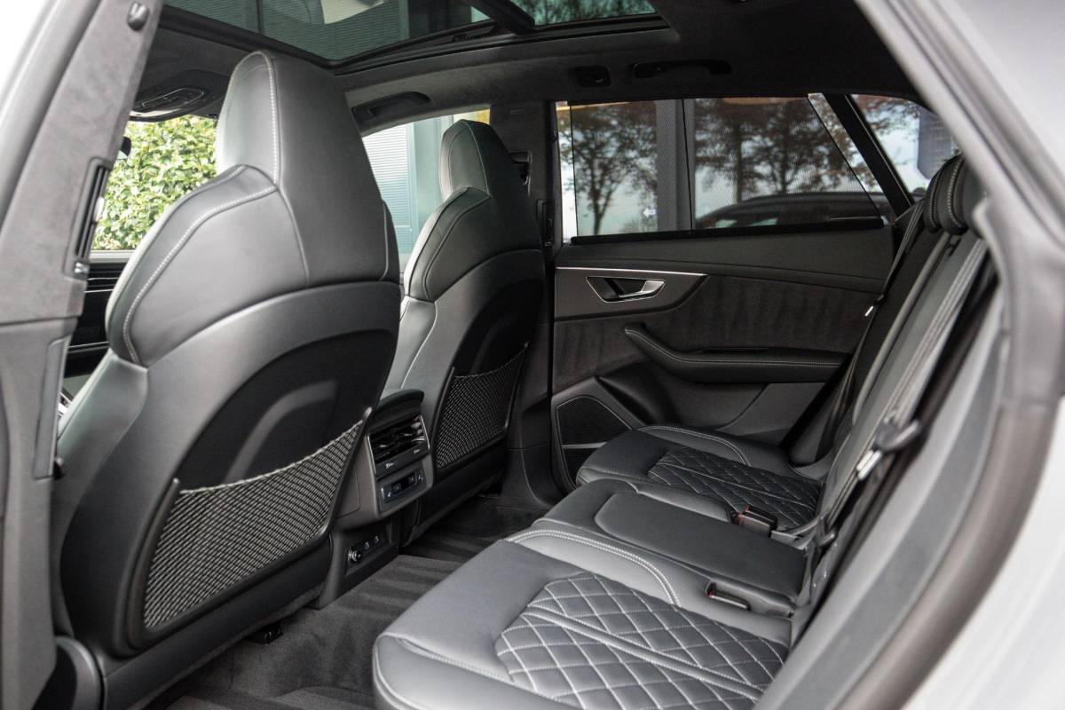 Audi Q8 Audi Q8 60 TFSI e Competition 490pk, Nardo, Full-options 2026
