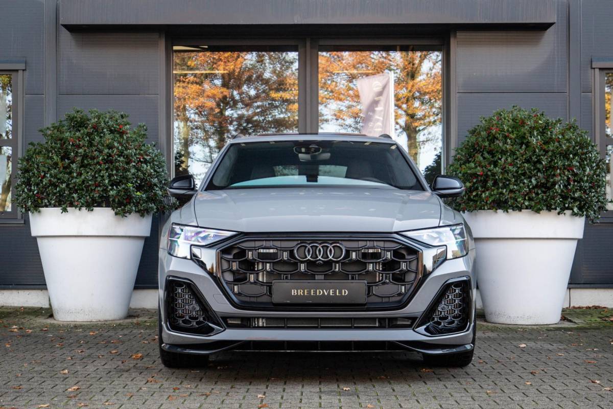 Audi Q8 Audi Q8 60 TFSI e Competition 490pk, Nardo, Full-options 2026