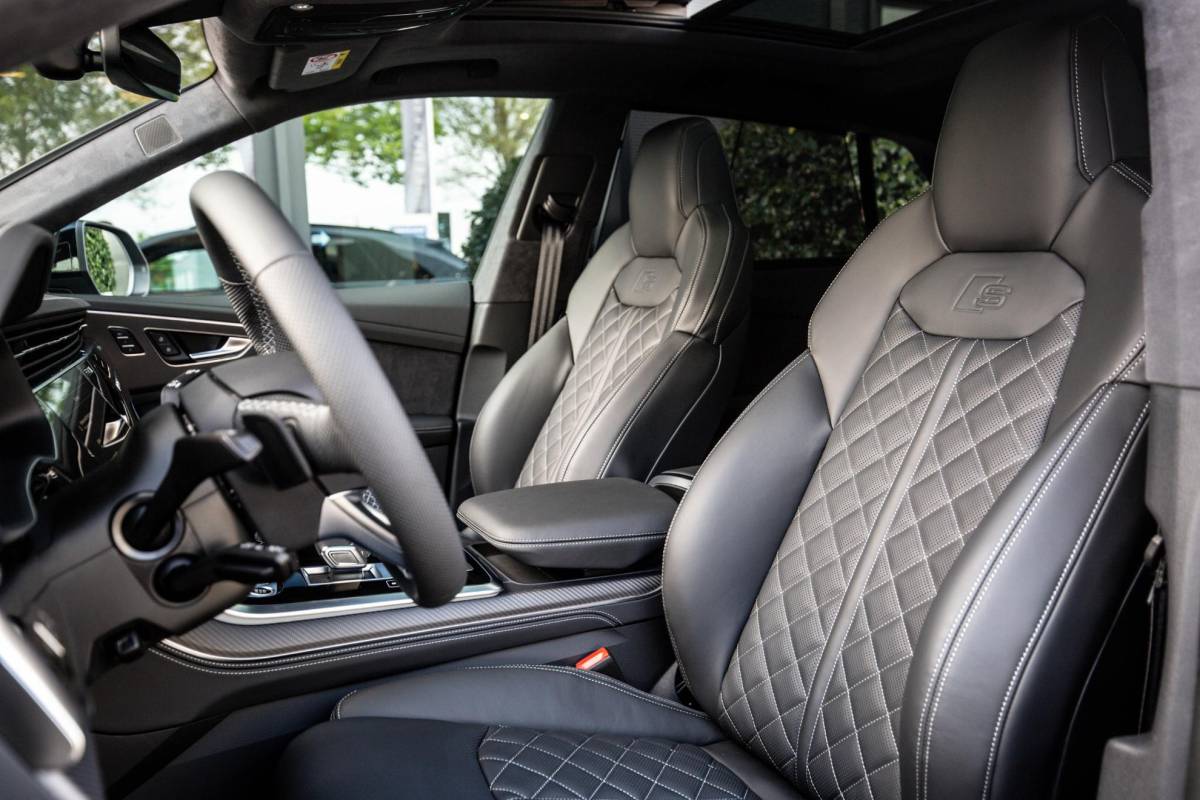 Audi Q8 Audi Q8 60 TFSI e Competition 490pk, Nardo, Full-options 2026