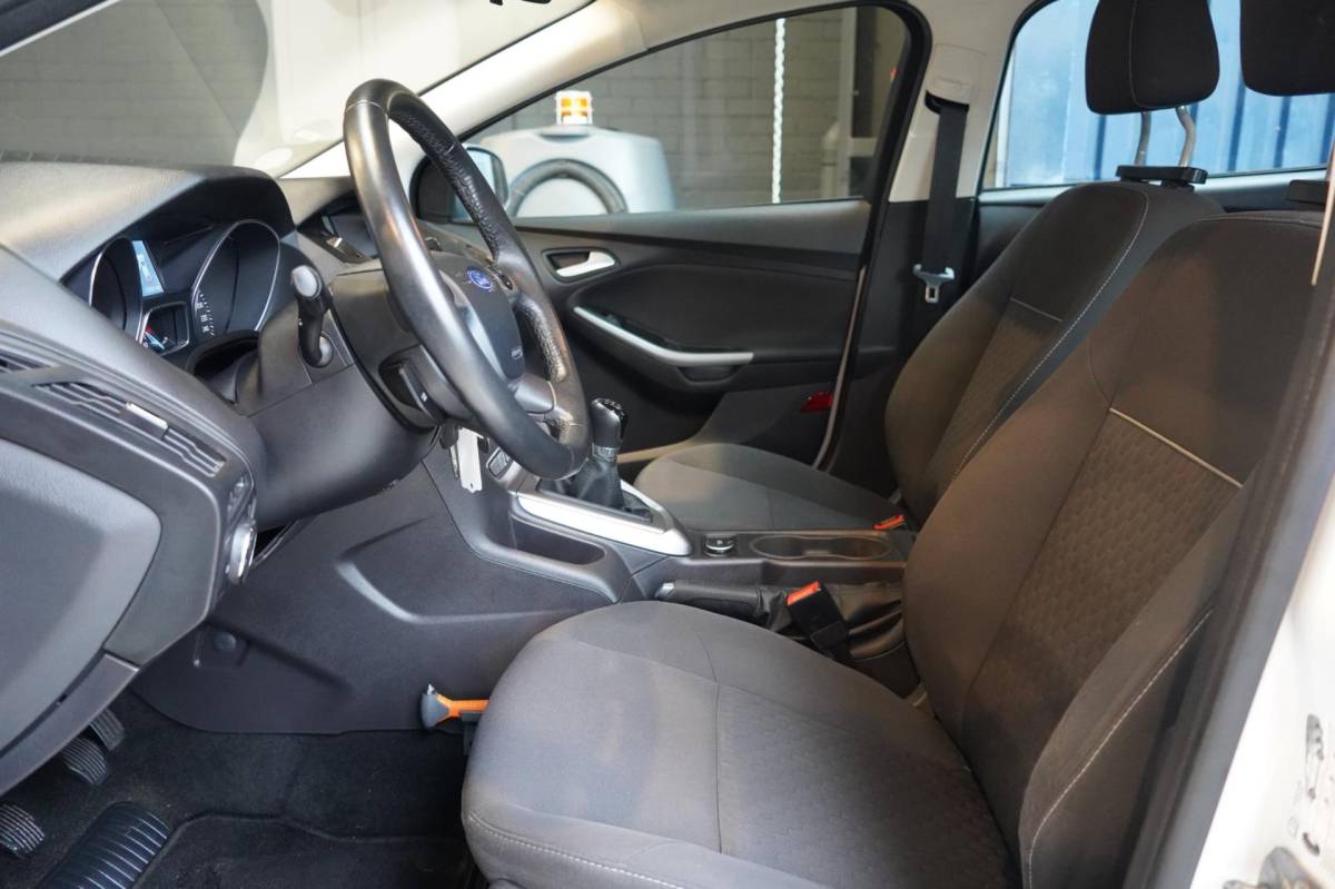 Ford Focus Ford Focus Wagon 1.0 EcoBoost Edition | 1E EIGENAAR | NAVI | AIRCO | CRUISE | PDC | NAP | APK.