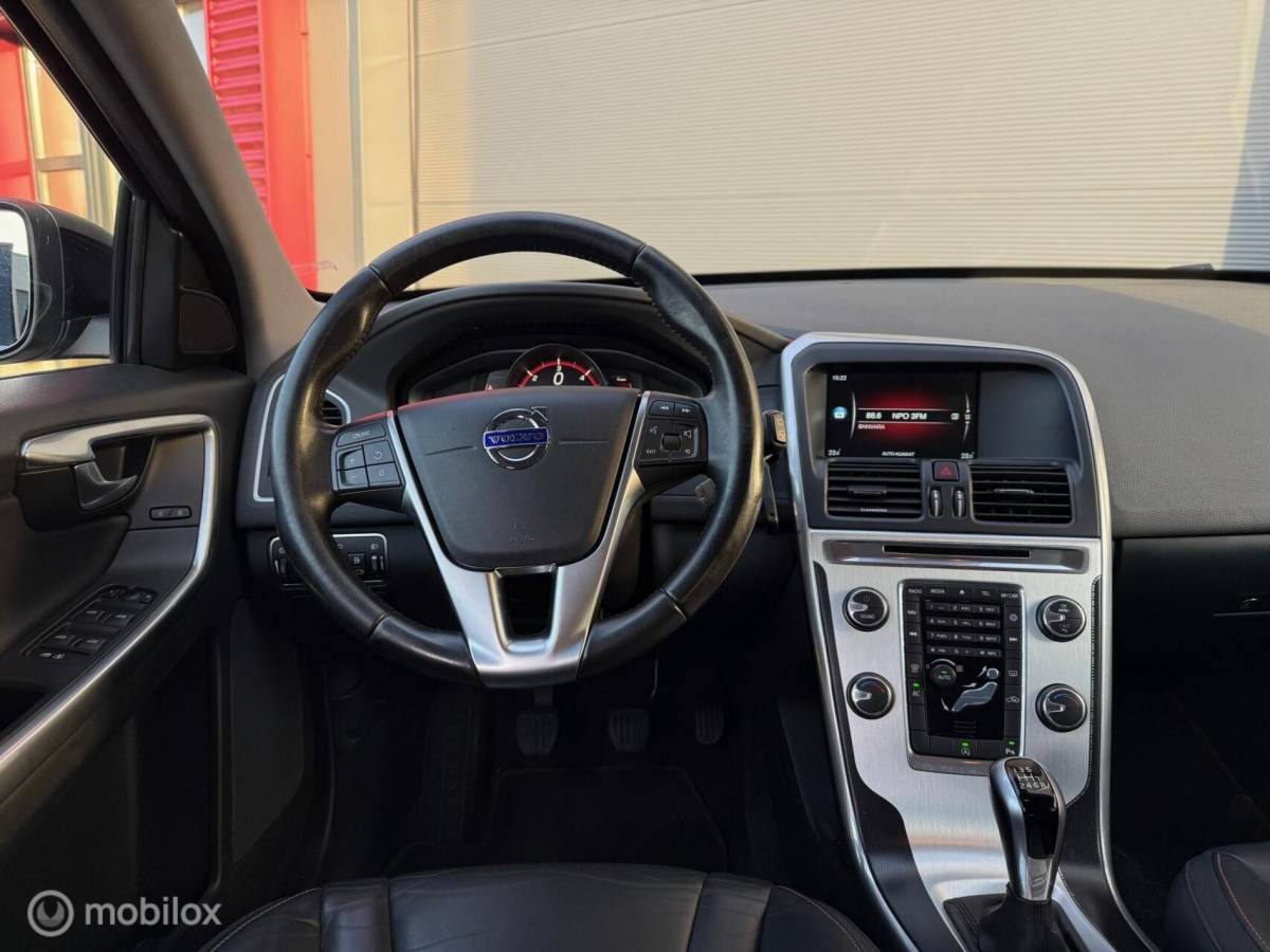 Volvo XC60 Volvo XC60 2.0 D3 FWD Ocean Race Clima/Cruise/PDC/Trekhaak
