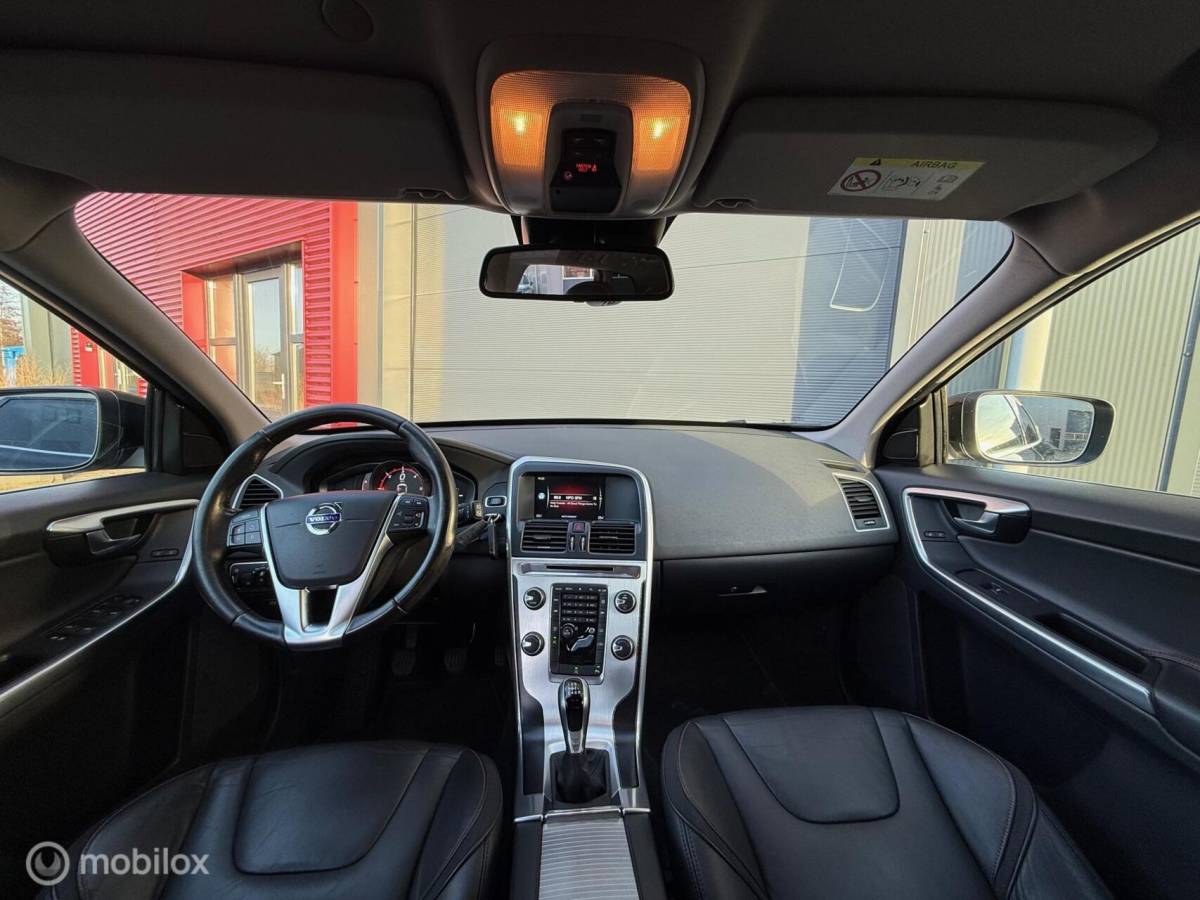 Volvo XC60 Volvo XC60 2.0 D3 FWD Ocean Race Clima/Cruise/PDC/Trekhaak