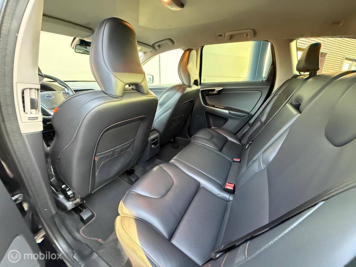 Volvo XC60 Volvo XC60 2.0 D3 FWD Ocean Race Clima/Cruise/PDC/Trekhaak