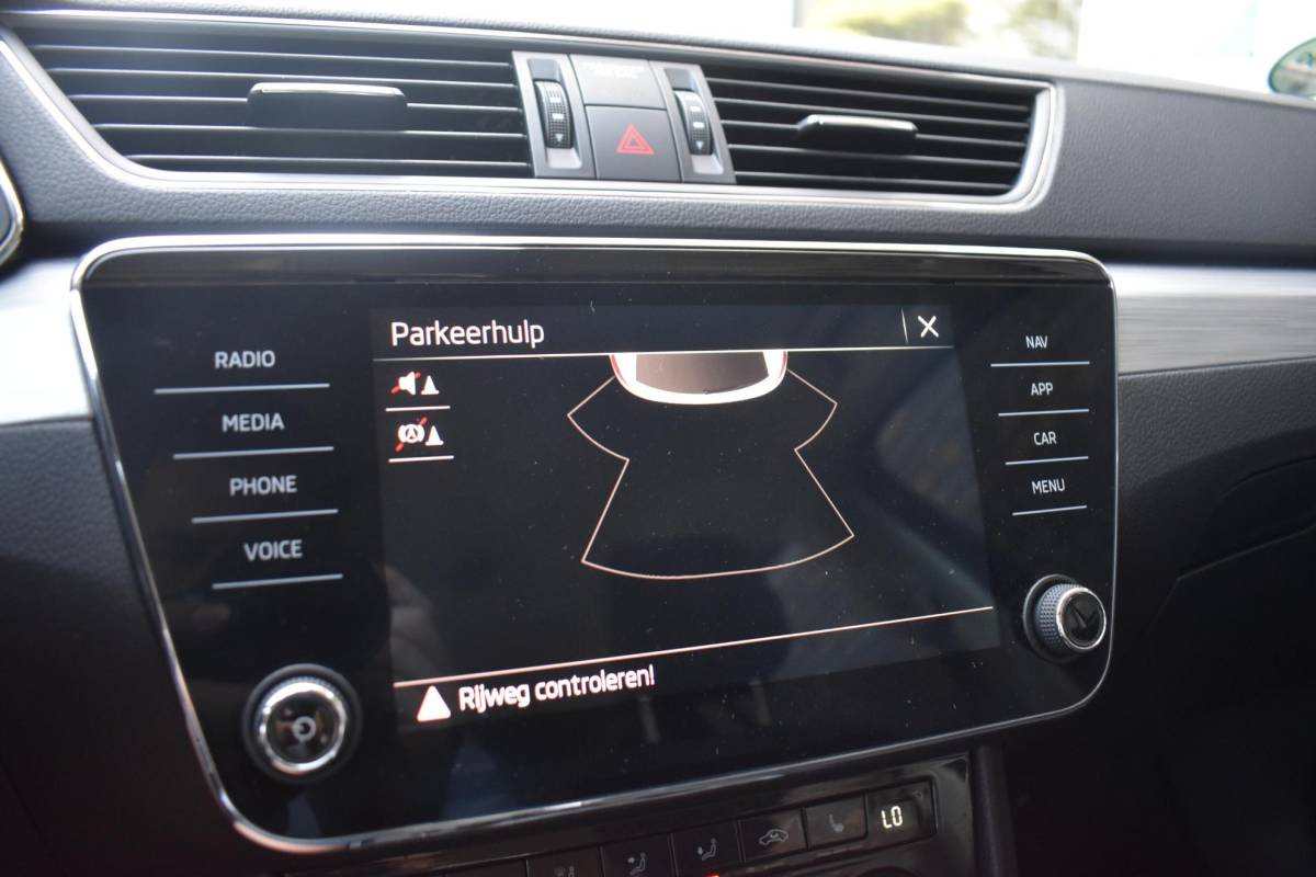 Škoda Superb Skoda Superb Combi 1.5 TSI 150PK ECC LMV NAVI CRUISE