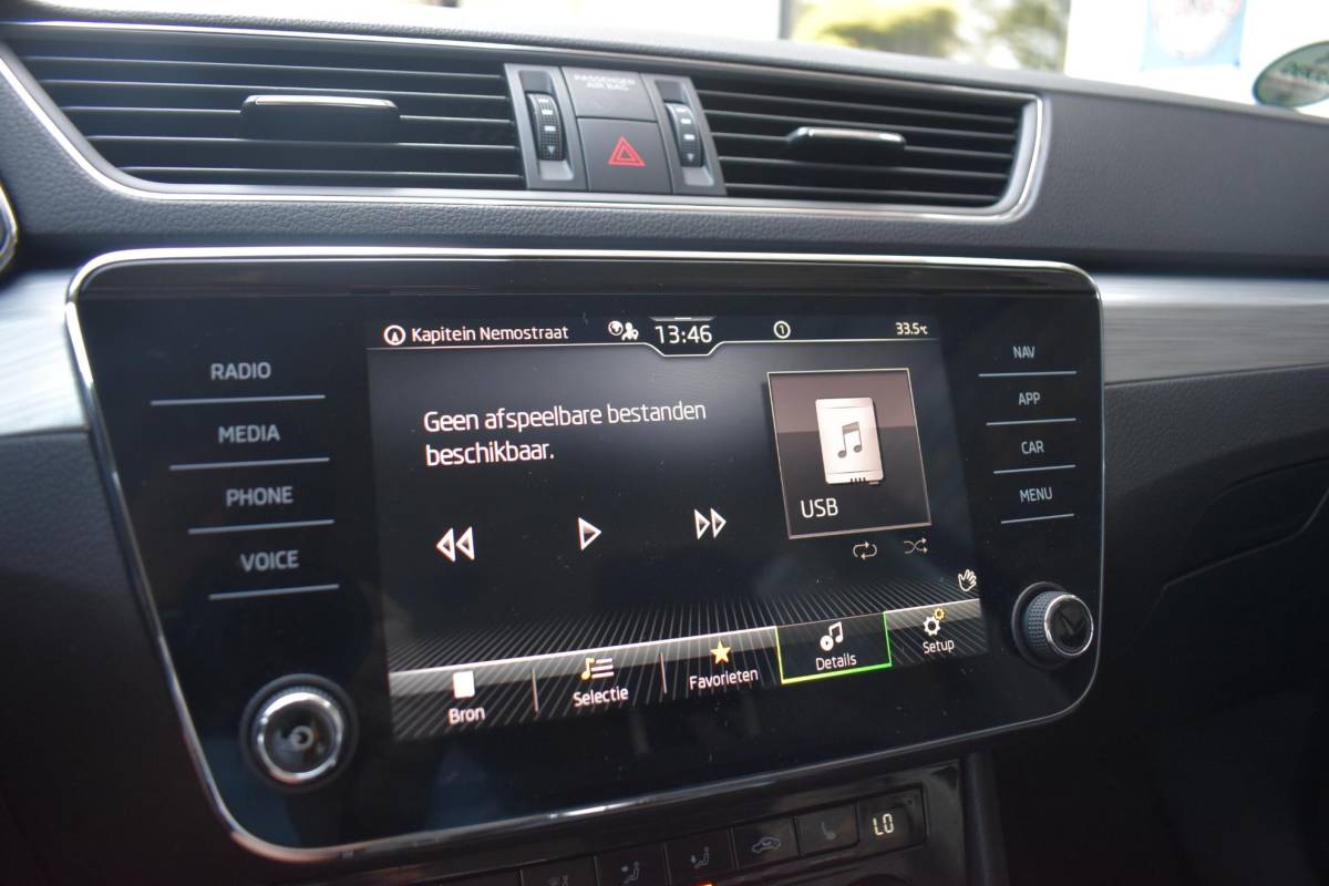 Škoda Superb Skoda Superb Combi 1.5 TSI 150PK ECC LMV NAVI CRUISE