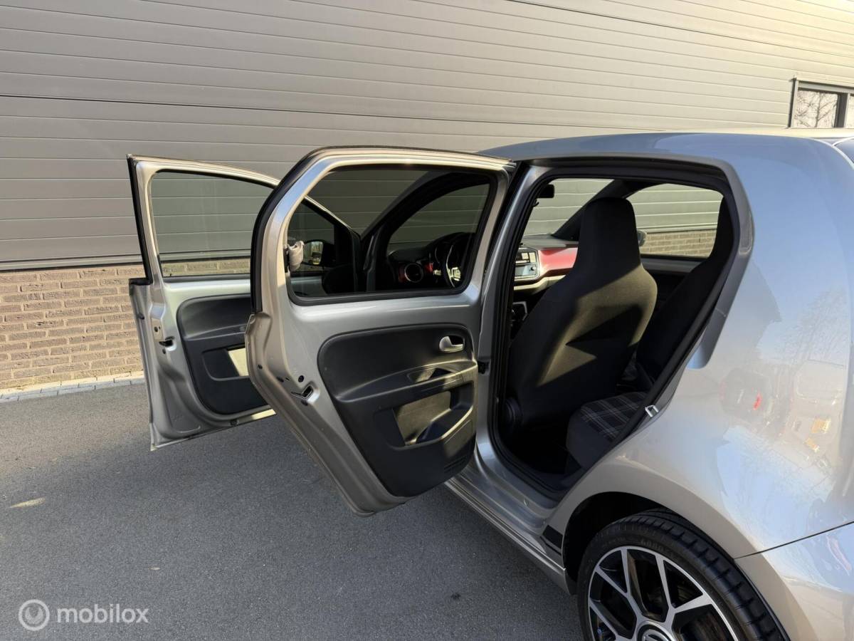 Volkswagen up! Volkswagen Up! 1.0 TSI GTI BEATS! VOL! CLIMA*CRUISE*PANO*CAM