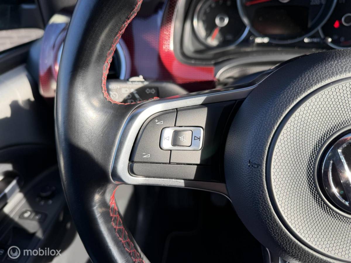 Volkswagen up! Volkswagen Up! 1.0 TSI GTI BEATS! VOL! CLIMA*CRUISE*PANO*CAM