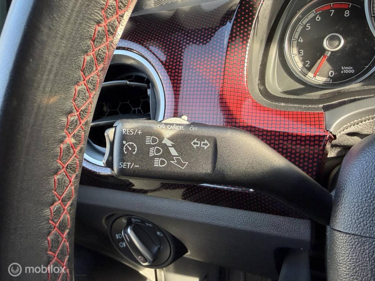 Volkswagen up! Volkswagen Up! 1.0 TSI GTI BEATS! VOL! CLIMA*CRUISE*PANO*CAM