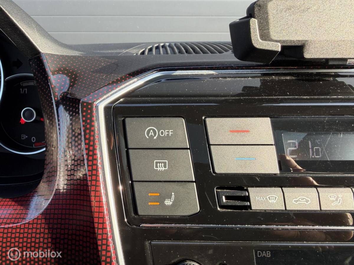 Volkswagen up! Volkswagen Up! 1.0 TSI GTI BEATS! VOL! CLIMA*CRUISE*PANO*CAM
