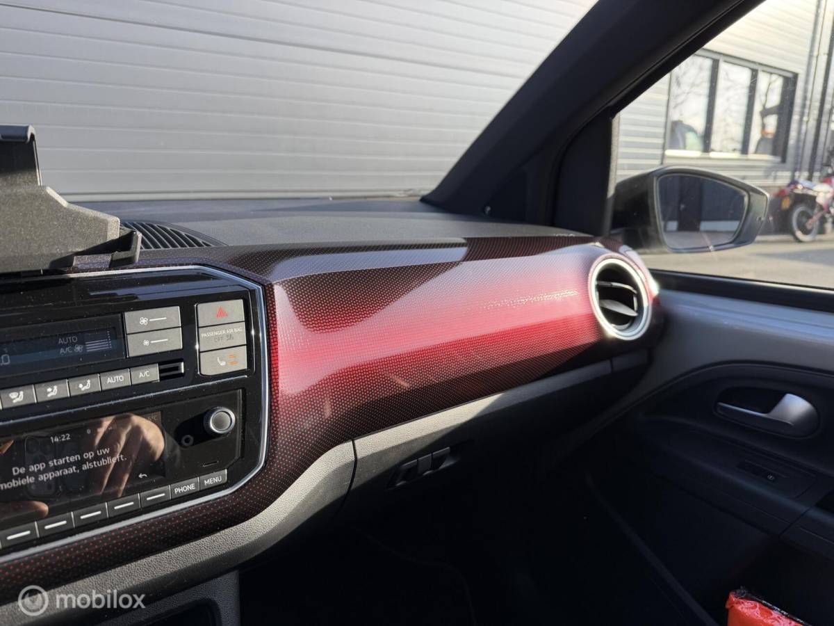 Volkswagen up! Volkswagen Up! 1.0 TSI GTI BEATS! VOL! CLIMA*CRUISE*PANO*CAM