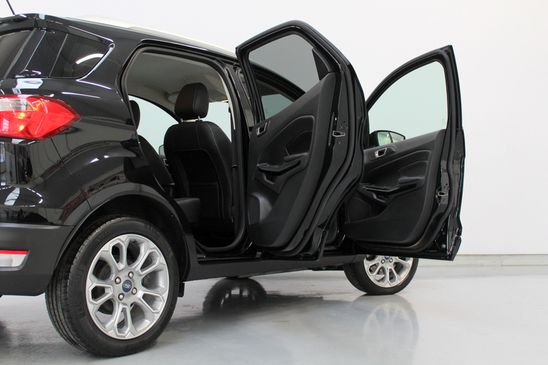 Ford EcoSport Ford EcoSport 1.0 EcoBoost Titanium 126PK, RIJKLAAR!! | TREKHAAK | CARPLAY | DEELS LEER