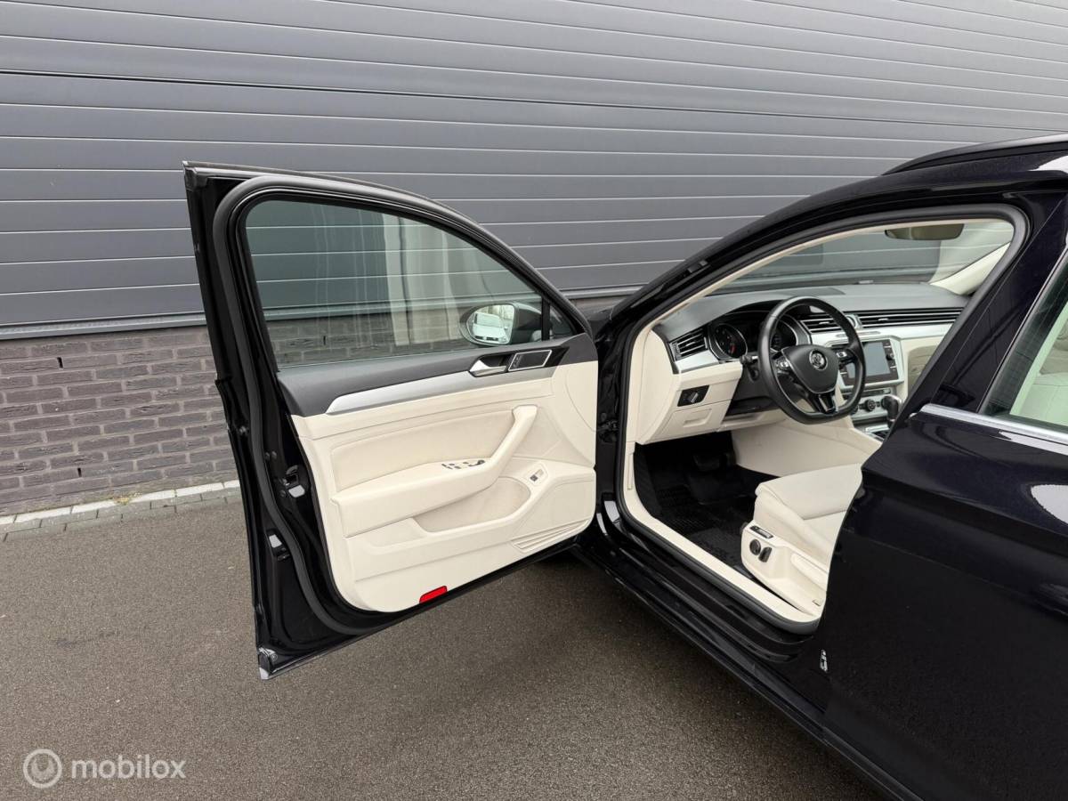 Volkswagen Passat Volkswagen Passat Variant 1.4 TSI ACT DSG CFL ADABCR*CARPLAY*HAAK