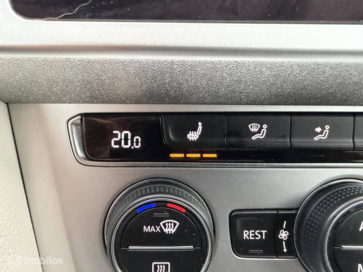 Volkswagen Passat Volkswagen Passat Variant 1.4 TSI ACT DSG CFL ADABCR*CARPLAY*HAAK