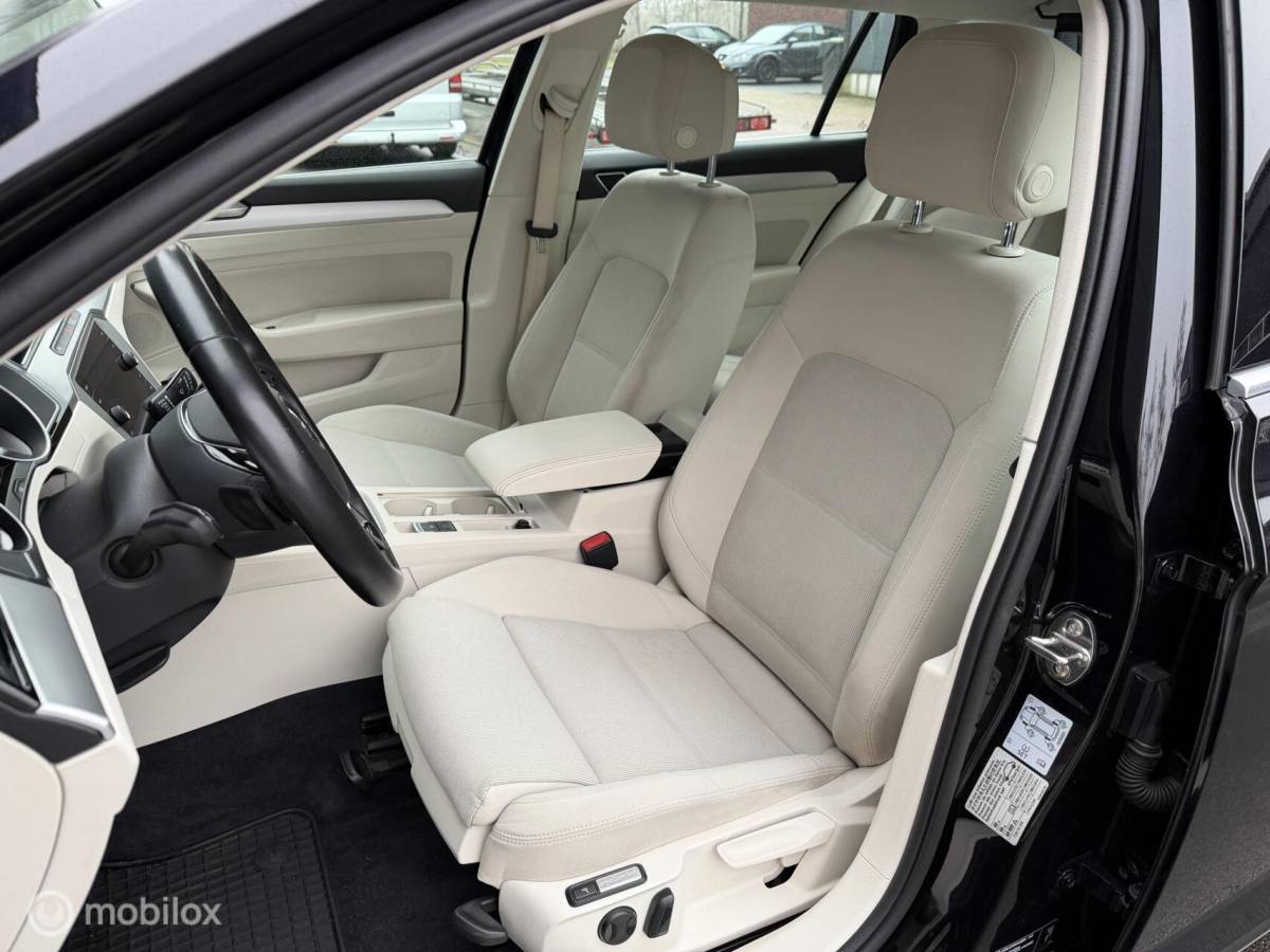 Volkswagen Passat Volkswagen Passat Variant 1.4 TSI ACT DSG CFL ADABCR*CARPLAY*HAAK