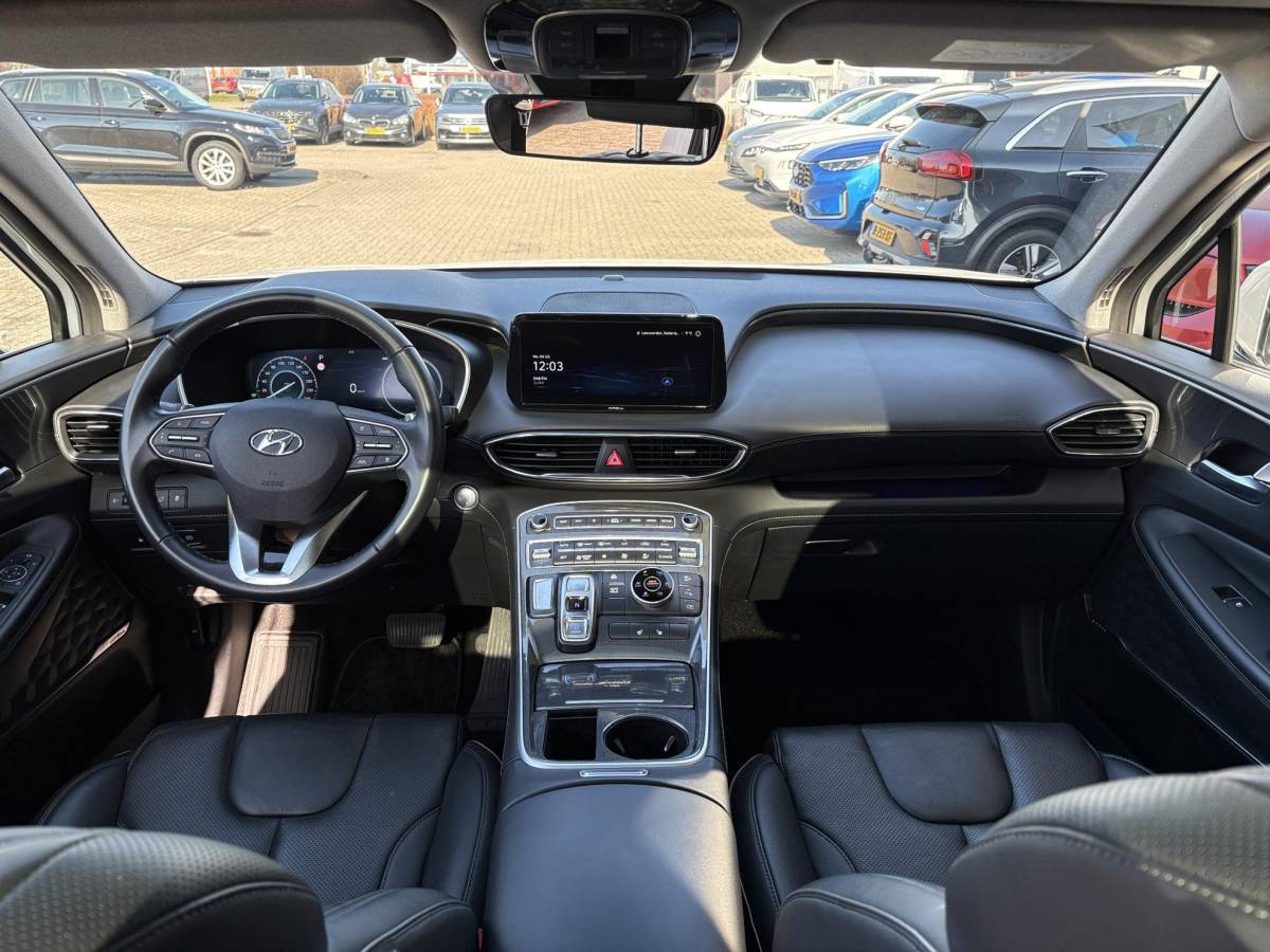 Hyundai Santa Fe Hyundai Santa Fe 1.6 T-GDI PHEV Premium Sky 7p. | Afneembare trekhaak | Panoramadak | Stoelverwarming | Adaptive cruise control | Camera | KRELL