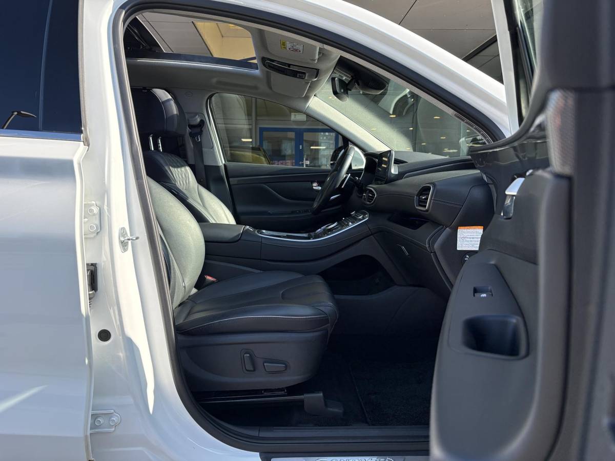 Hyundai Santa Fe Hyundai Santa Fe 1.6 T-GDI PHEV Premium Sky 7p. | Afneembare trekhaak | Panoramadak | Stoelverwarming | Adaptive cruise control | Camera | KRELL
